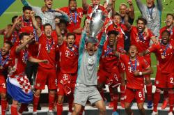 爱游戏娱乐平台 -集结日德甲焦点战，西汉姆复出首秀，赛场秩序良好，控场能力受关注的简单介绍