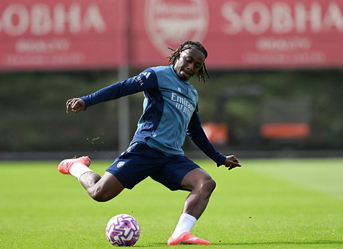 纽卡斯尔发布备战花絮，转会期完成体检，足总杯任务艰巨，球队文化再被提及(无尽的拉格朗日分身)